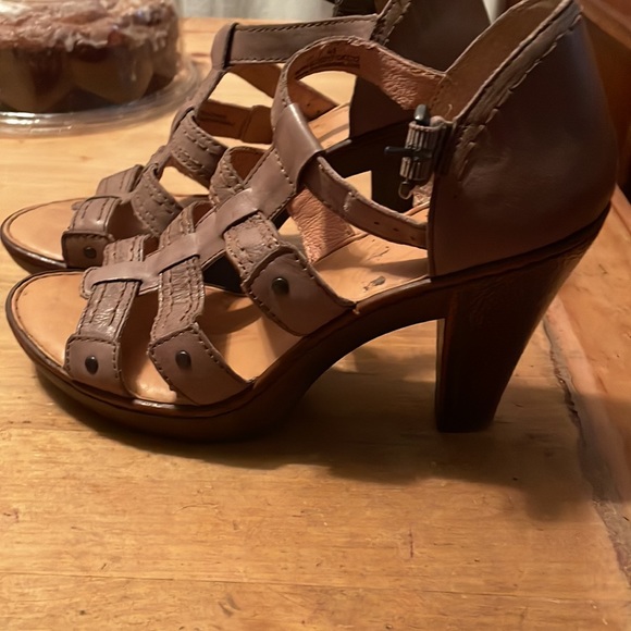 BORN taupe FELICE strappy LEATHER heels platform Size 10 - Picture 3 of 6